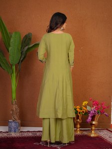 <b>Women</b> Green Embroidered <b>Kurta</b> Set With Palazzo And Dark Olive Dupatta - Product Image 4