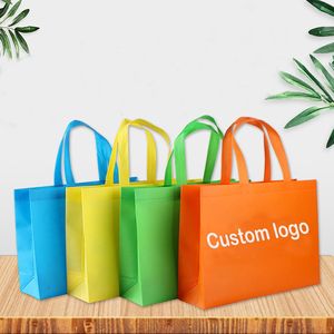 Bolsa de tela no tejida con logotipo personalizado, reutilizable, de tela PP, con asa larga, serigrafía, para compras o negocios. - Product Image 1