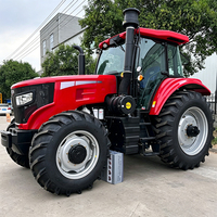 Tracteur agricole 4x4 de 120 CV avec charrue, semoir et moissonneuse pour la rotation des cultures toute l'année