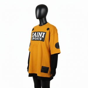 Camiseta Oversize de Algodón Interlock de Doble Capa para Mujer con Paneles en Contraste Dorado y Logotipo Termotransferible - Product Image 4
