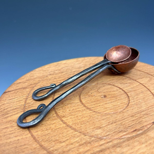 Ensemble de tasses à mesurer en cuivre, 4 pièces, en métal avec longues poignées, lavage à la main uniquement, outils de cuisine, cuillère à mesurer durable - Product Image 4
