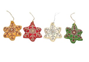 Ornement suspendu étoile brodée Zari |   Décorations de Noël et de fête en perles pour arbre de Noël |   Décoration suspendue en tissu indien Zardozi - Product Image 3