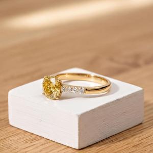 Bague solitaire en or massif avec diamant de laboratoire jaune brillant taille ronde, couleur E VVS, cadeau de fiançailles et de mariage pour femme - Product Image 4