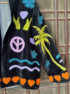 Chaqueta Premium de Terciopelo Negro con Bordado Suzani y Palmera, Estilo Boho, Manga Larga, Cuello Alto, Ropa de Invierno para Mujer - Product Image 4