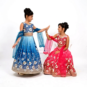 Ensemble Lehenga Choli traditionnel indien pour fille avec broderie florale et dupatta pour les occasions de mariage - Product Image 1