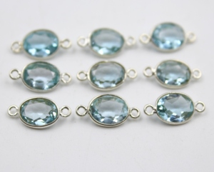 Conector de Plata de Ley 925 con Topacio Azul Cielo Natural: Piedra Ovalada Facetada de 9x8mm. Todos los tamaños 15mm - Product Image 1
