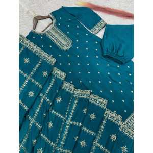 Conjunto de traje de mujer de diseño con bordados y lentejuelas - Product Image 4