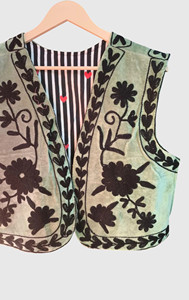 Hand Embroidered Floral Sleeveless Vest Plus Size Women'<b>s</b> Cotton Prairie Chic Style V-Neck Short Length Top - Product Image 2