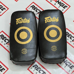 Mejor Vendido: Almohadillas de Entrenamiento de Boxeo Fairtex de Cuero Genuino, Almohadilla Curva para Golpes de Kick Boxing, Escudo de Golpeo para MMA y Muay Thai - Product Image 3