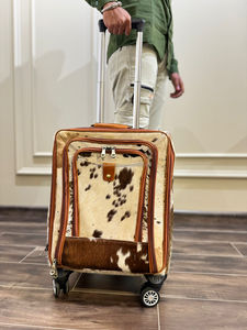 Maletas de Viaje con Ruedas de Cuero Vacuno con Pelo Auténtico Hechas a Mano, Maletas de Fin de Semana Personalizadas con Ruedas - Product Image 2