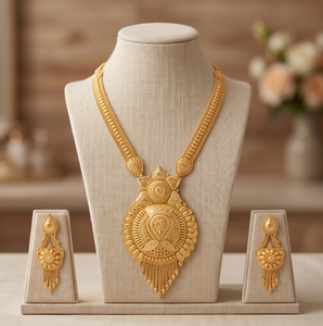 Parure de bijoux ethniques classiques Divyoro en or, collier, boucles d'oreilles et pendentif pour femme, idéale pour fiançailles et mariage, en alliage plaqué or 24 carats, origine Orissa - Product Image 2
