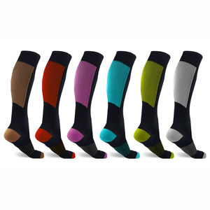 Chaussettes de sport de haute qualité, chaussettes de sport à séchage rapide pour hommes, chaussettes longues pour l'entraînement au football, fabriquées au Pakistan, prix raisonnable - Product Image 6