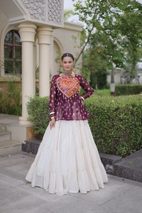 Nueva Colección Festiva, Lehenga Choli Tradicional Especial para Navratri, Disponible a Precio de Mayoreo para Mujeres - Product Image 6