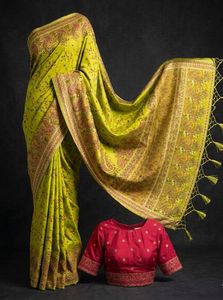 Sari Tradicional de Seda Pashmina - Vestidos Indios para Fiestas de Diwali - Product Image 3