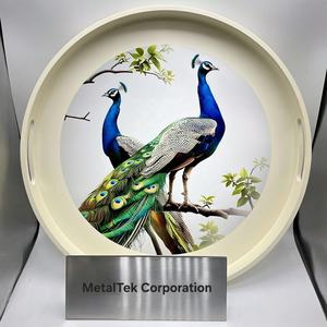 Paire de paons vibrants imprimés plateau pichwai rond en métal parfait pour la décoration de la maison servant ou offrant une élégance multi-usage élégante et durable - Product Image 2