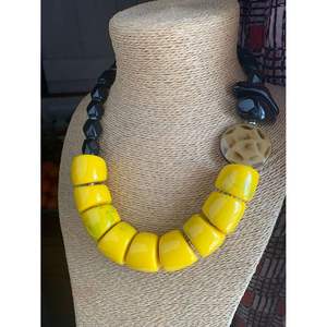 Collier en résine et bois inspiré de l'artisanat traditionnel, accessoire de mode en cristal par RR ENTERPRISES Inde - Product Image 6