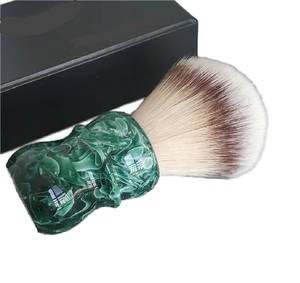 Dscosmetic Brosse à raser pour hommes avec manche en résine synthétique Jade G7 de 30 mm - Product Image 1