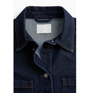 Sobrecamisa de mezclilla índigo oscuro personalizada OEM, de algodón transpirable de alto gramaje, estilo casual con botones, venta al por mayor - Product Image 6