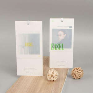 Etiquetas colgantes personalizadas para ropa con logotipo, etiquetas de papel impresas con marca privada para prendas - Product Image 3