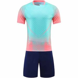 ชุดฟุตบอลคุณภาพสูงแบบขายส่ง OEM ระบายอากาศได้ดี ผลิตจากโพลีเอสเตอร์ พิมพ์ลายแบบ Sublimation  นำเข้าโดย Dress Sports - Product Image 3