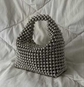 Sac à perles fait main avec perles en bois rouges, style bohème, pochette à cordon, décoration intérieure, 100% artisanal - Product Image 6