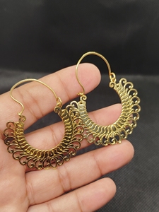 Boucles d'oreilles pendantes plaquées or en laiton, tendance et très vendues, bijoux fantaisie élégants pour femmes, personnalisables pour mariage et anniversaire - Product Image 6