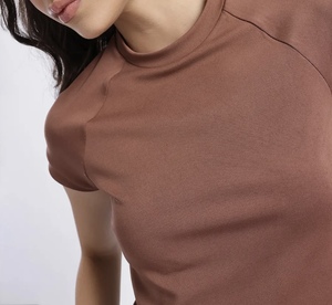 Meilleure vente d'été : T-shirt femme à manches courtes, coupe ajustée, crop top pour adolescentes et femmes, haute qualité, basique mais au look élégant - Product Image 2