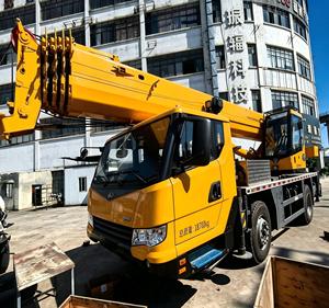 Grue de camion XCT12K4 12 tonnes, grue mobile hydraulique 4,5 m, compacte, courte entre-essieux, pour la construction urbaine et le levage municipal, MARQUE DE PREMIÈRE QUALITÉ - Product Image 1