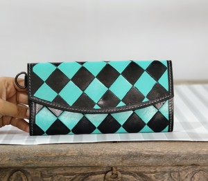 Cartera Larga de Cuero Genuino Hecha a Mano para Mujer con Patrón Geométrico de Rejilla de Diamantes y Cierre de Anillo, Bolso de Mano Elegante para Uso Diario - Product Image 1