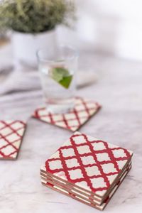 Ensemble de dessous-de-verre carrés en os incrusté avec motif géométrique noir et blanc, tapis de table antidérapants pour la décoration du café et de la salle à manger - Product Image 3