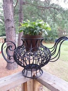 Wall Planters Round Metal Powder Coated <b>Hanging</b> Bracket for Garden Outdoor Use - Product Image 1