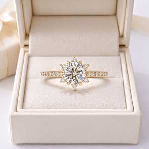 แหวนหมั้นเพชรทรงกลมเจียระไนแบบบริลเลียนท์ 10k 14k 18k ทองคำแท้ ประดับเพชรแล็บโกรว์ ทรงกลม ล้อมรอบเพชร พร้อมใบรับรอง IGI เครื่องประดับชั้นดี - Product Image 4