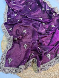 Sarees de tela satinada Fendi de primera calidad con bordado de lentejuelas en toda la prenda, borde con lentejuelas y estampado Kalamkari. - Product Image 4