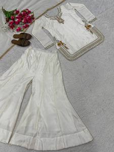 Ensemble haut brodé en satin de soie coréen infroissable avec pantalon Sharara Plazzo et dupatta en organza Tabby pour Diwali - Product Image 5