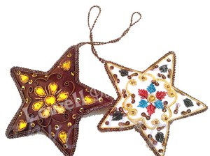 เครื่องประดับตกแต่งต้นคริสต์มาสรูปดาว งานปักดิ้นทองคุณภาพดีที่สุดจากอินเดีย ประดับด้วยกลิตเตอร์สีทอง สำหรับแขวนในช่วงเทศกาล - Product Image 2