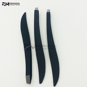Pinzas para Cejas Personalizadas RMI con Recubrimiento de Polvo Negro / Punta Plateada de Acero Inoxidable, Juego de Pinzas de Punta Recta - Product Image 4