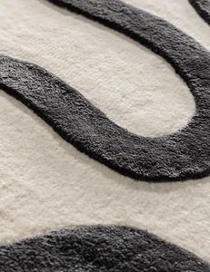 พรมขนสัตว์แบบทัฟท์มือคุณภาพพรีเมียม ลายแบบนามธรรม ขนสั้น ด้านหลังทำจากยางลาเท็กซ์ สีเบจกลาง ตกแต่งบ้านสไตล์โมเดิร์น นุ่มสบาย เหมาะสำหรับห้องนั่งเล่น บาร์ หรือใช้สำหรับละหมาด - Product Image 4