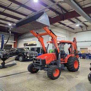 Chargeuse-pelleteuse Kubota M62 à boîte de vitesses automatique, multifonctionnelle, 4x4, avec moteur à longue durée de vie, pompe et roulement inclus - Product Image 1