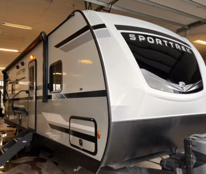 Roulottes de voyage d'occasion abordables 2021 Venture RV SportTrek 241VMS disponibles - Product Image 2