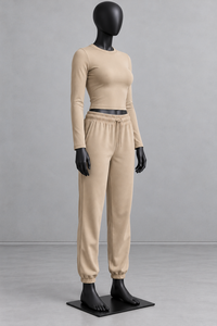 Ensemble de détente 2 pièces beige pour femme : haut à manches longues col rond et pantalon de jogging - Product Image 4