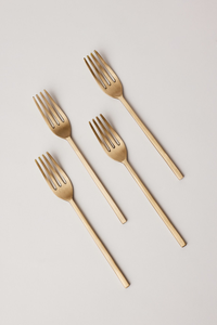 Ensemble de quatre fourchettes en métal finition mate minimaliste, couleur or - Product Image 6