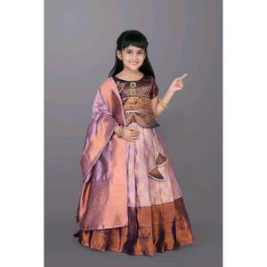 JACQUARD DE SOIE FANTAISIE TRAVAIL TISSÉ VÊTEMENTS POUR ENFANTS LEHENGA CHOLI AVEC DUPATTA BÉBÉ ROSE - Product Image 1