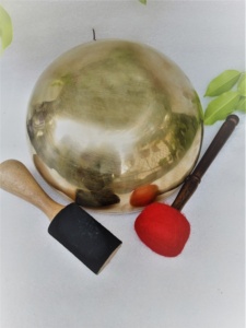 Venta al por mayor de cuencos tibetanos de bronce hechos a mano, tipo religioso, estilo liso, producto artesanal de Metal de Nepal - Product Image 4