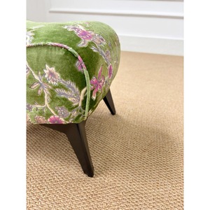 Pouf en velours vert à motifs floraux, design compact de style mid-century, ottoman en tissu, décoration de salon, pièce unique faite à la main - Product Image 3