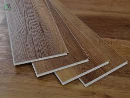 Revêtement de sol en vinyle de luxe SPC, planches rigides imperméables avec garantie de 5 ans, système de verrouillage par clic écologique, fabricant - Product Image 3