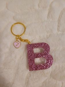 Porte-clés personnalisé en résine avec initiale, porte-clés fait main, breloque décorative colorée pour sac et cadeau unique - Product Image 1