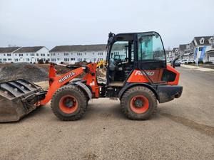 Cargadora de Ruedas Compacta Kubota Original 2026, Máquina Cargadora Multiusos con Sistema Hidráulico para Trabajos de Movimiento de Tierras y Carga - Product Image 4