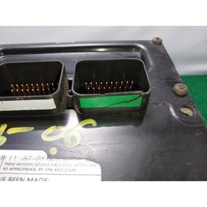 300 ECU y Módulos de Computación Usados 05094720AD - Product Image 4