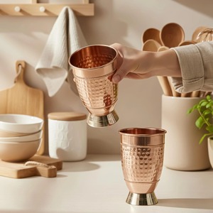 Verre en cuivre de bonne qualité, design martelé à motif floral, au meilleur prix - Product Image 4
