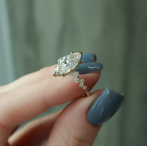 Anillo de Diamantes con Corte Marquesa Clásico en Oro Sólido de 14k con Baño de Rodio, Certificado IGI, Joyería de Compromiso para Mujer - Product Image 3
